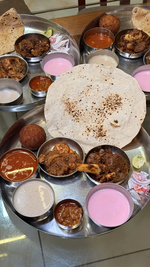 Maharashtrian thali