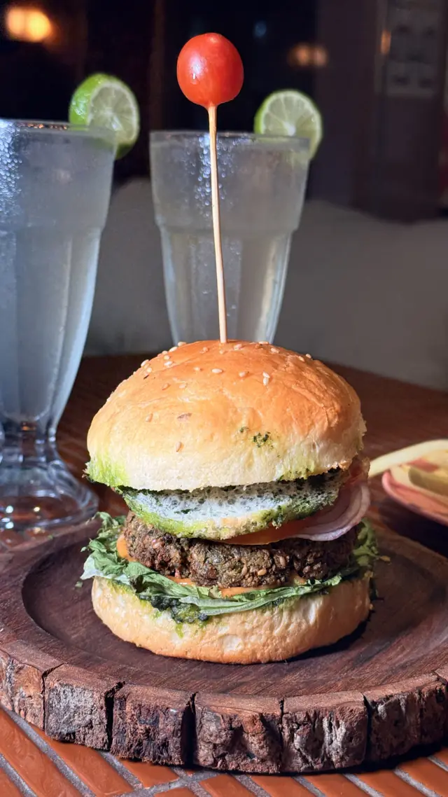Burger and lemonade